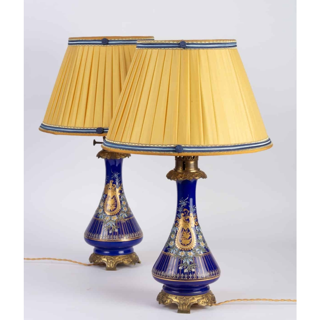 Paire de lampes bleues émaillées Napoléon III |||||||||||