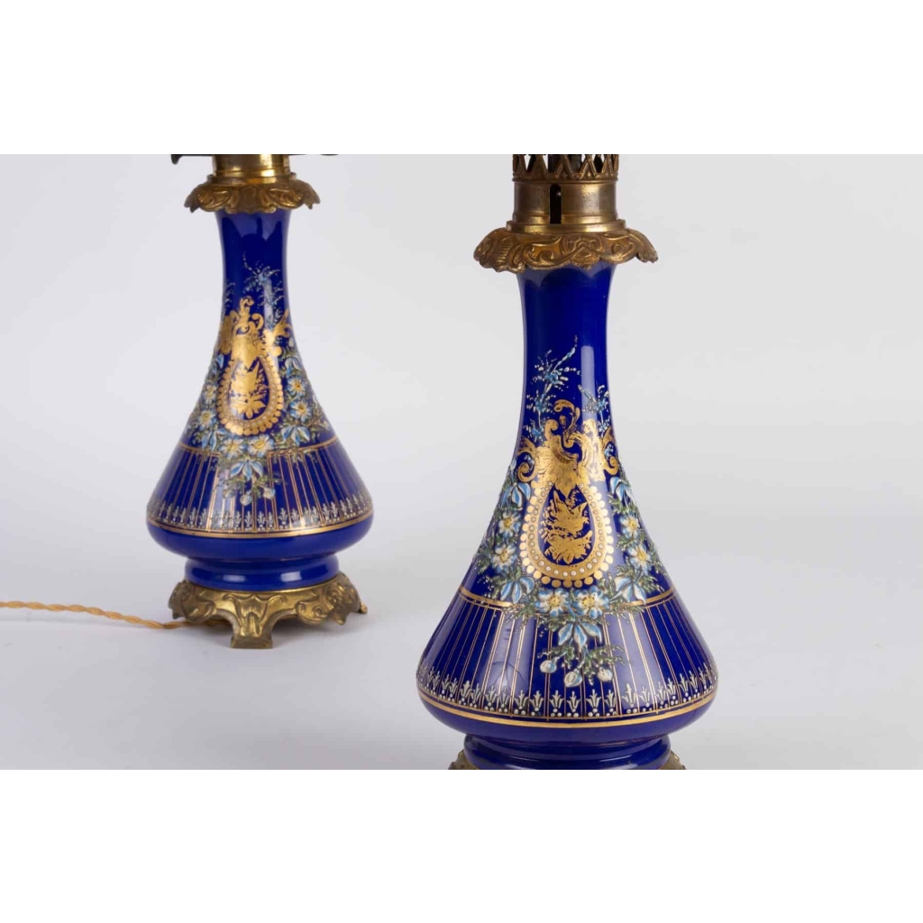 Paire de lampes bleues émaillées Napoléon III Paire de lampes bleues émaillées Napoléon III