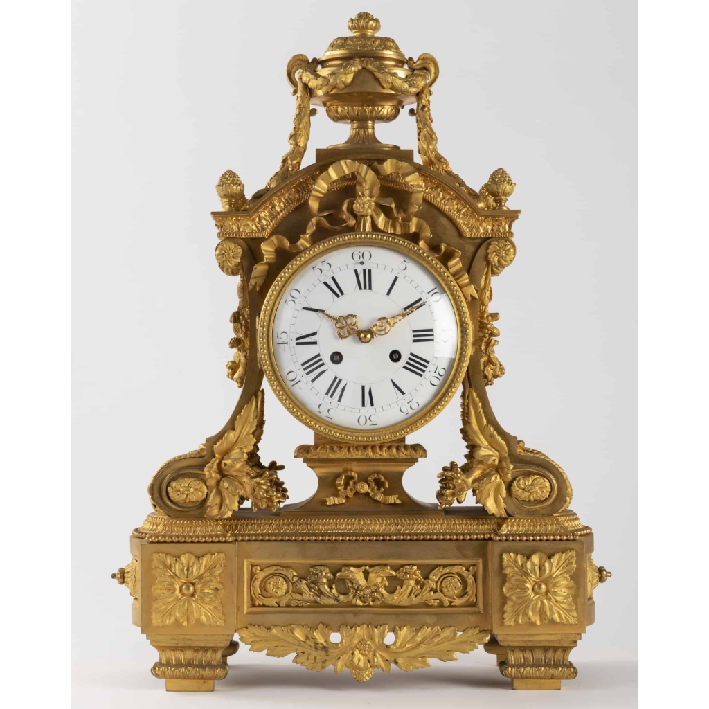 A Beautiful French 19th Century Louis XVI St. Ormolu Clock. ||||||