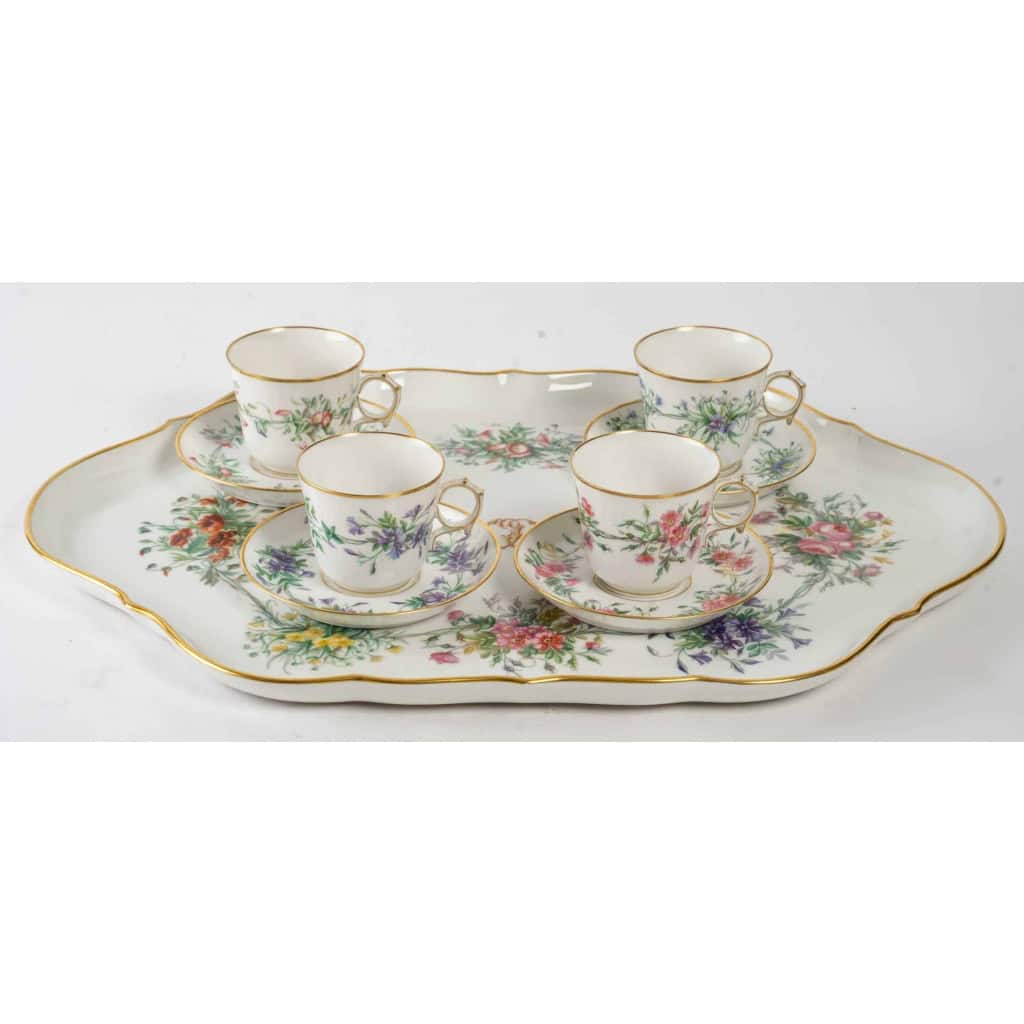 Un service à café en porcelaine de Sèvres, XIXème siècle Un service à café en porcelaine de Sèvres, XIXème siècle