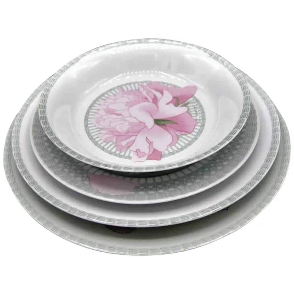 Hermès "Pivoines" Dinner, Partie de Service, 24 Pieces ||