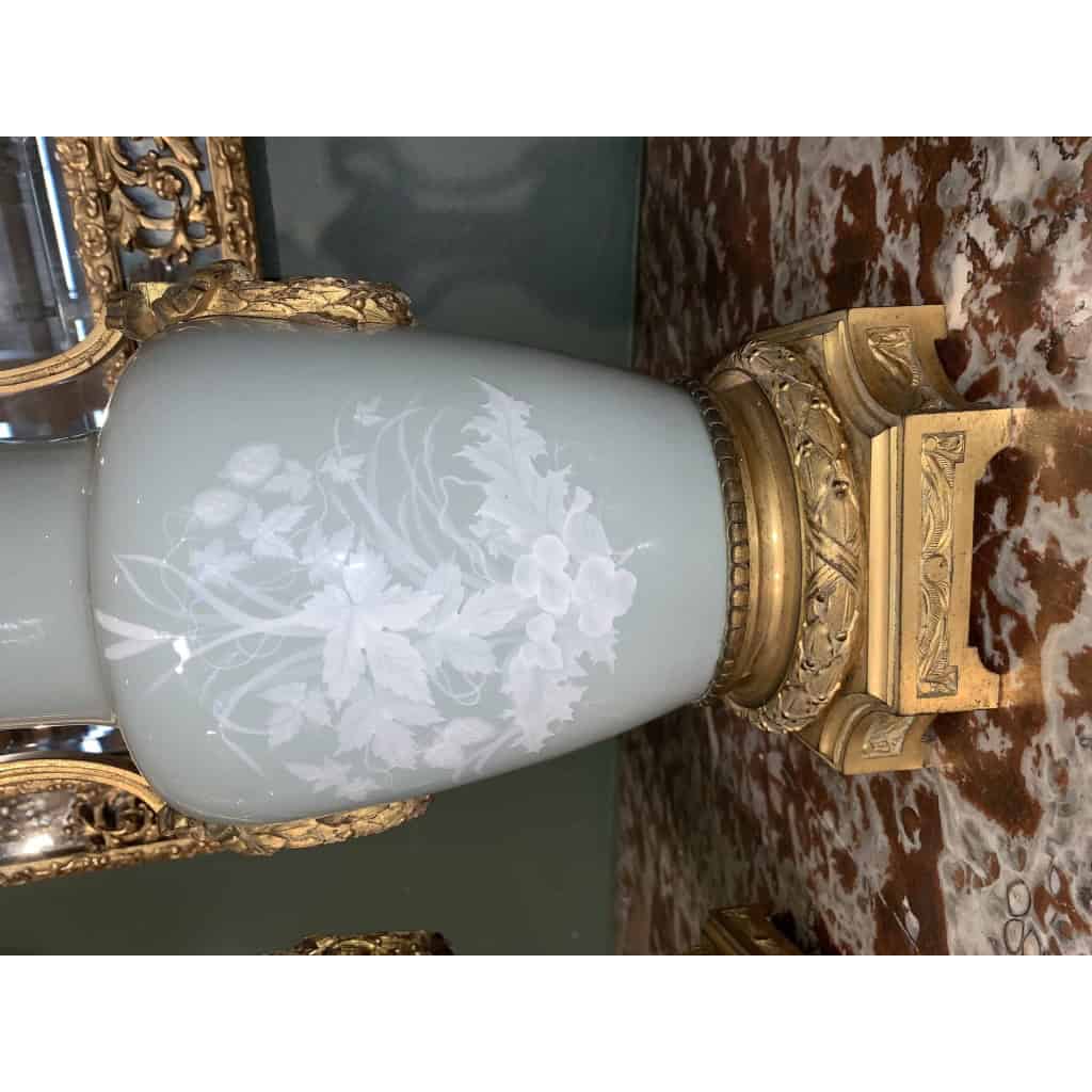 Paire de lampes en porcelaine. Époque Napoléon III Paire de lampes en porcelaine. Époque Napoléon III