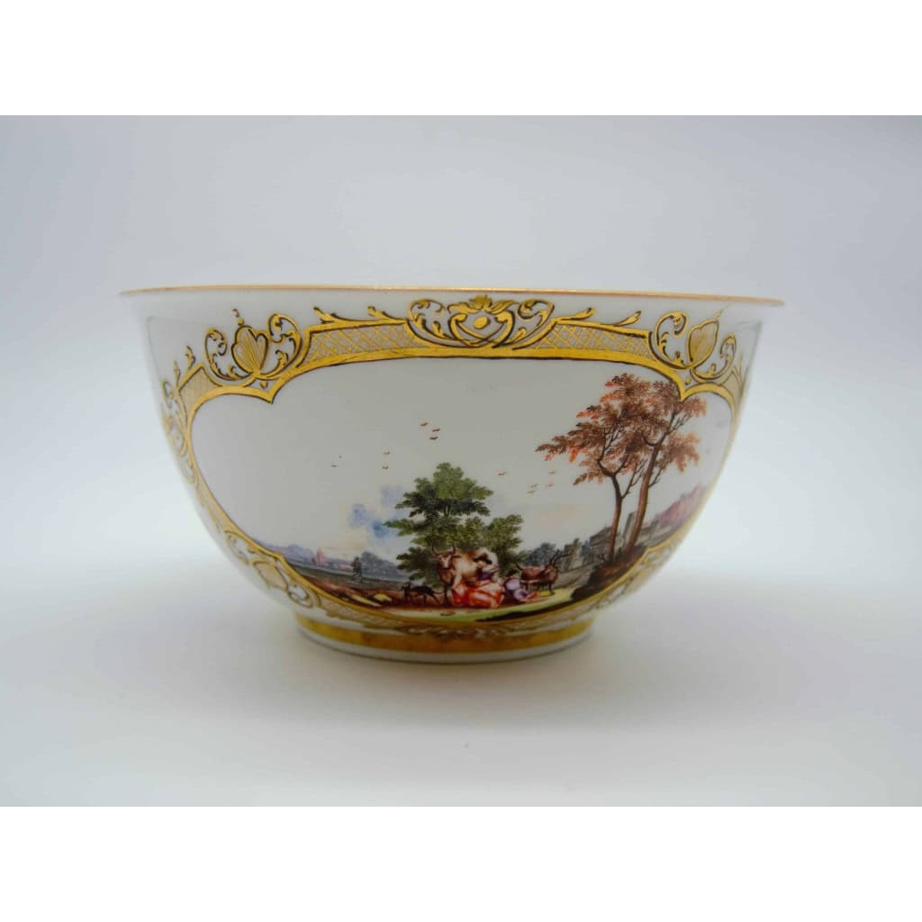 Grand Bol à Crème En Porcelaine De Meissen - XVIIIème ||