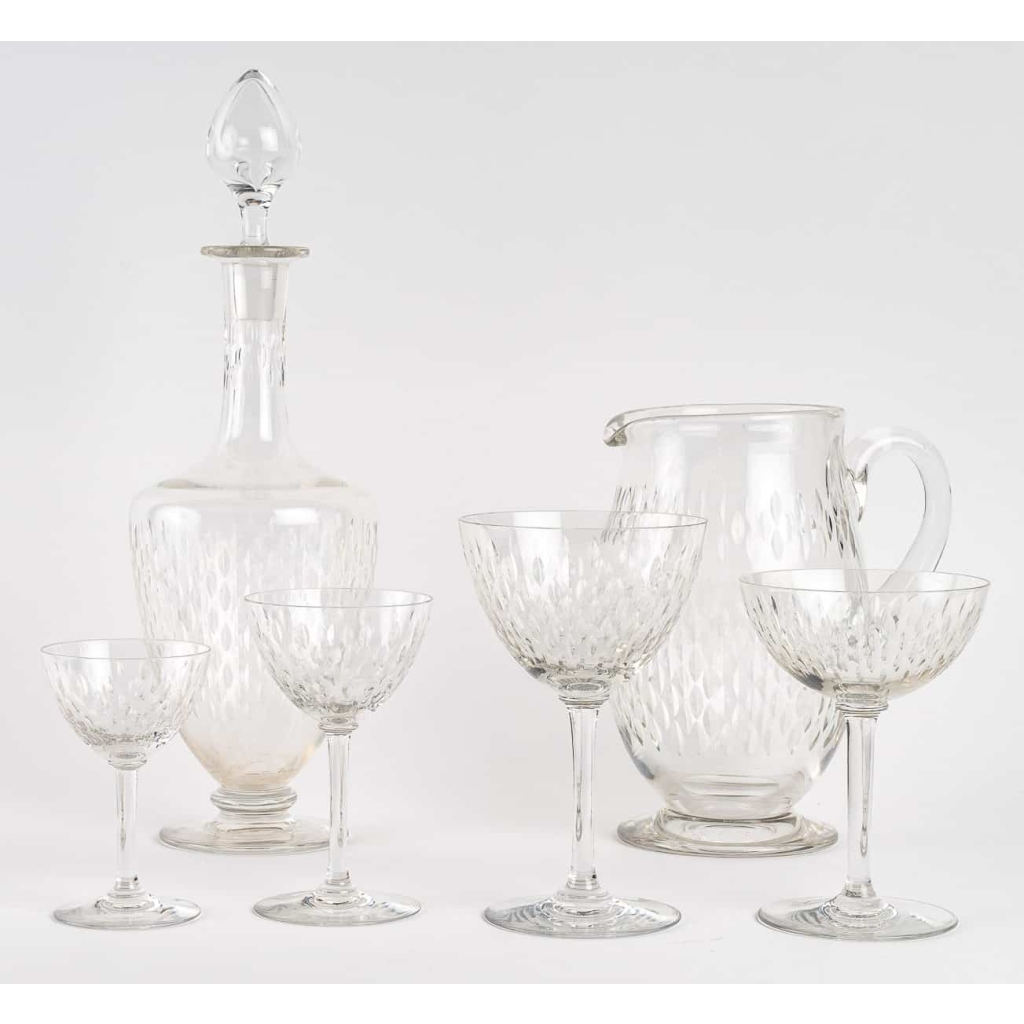 Service "Paris" cristal blanc taillé - 42 Pièces (40 Verres + 1 Carafe + 1 Pichet) de BACCARAT Service "Paris" cristal blanc taillé - 42 Pièces (40 Verres + 1 Carafe + 1 Pichet) de BACCARAT