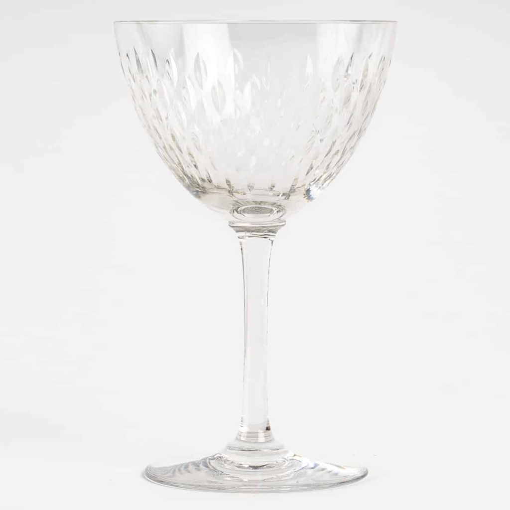 Service "Paris" cristal blanc taillé - 42 Pièces (40 Verres + 1 Carafe + 1 Pichet) de BACCARAT Service "Paris" cristal blanc taillé - 42 Pièces (40 Verres + 1 Carafe + 1 Pichet) de BACCARAT