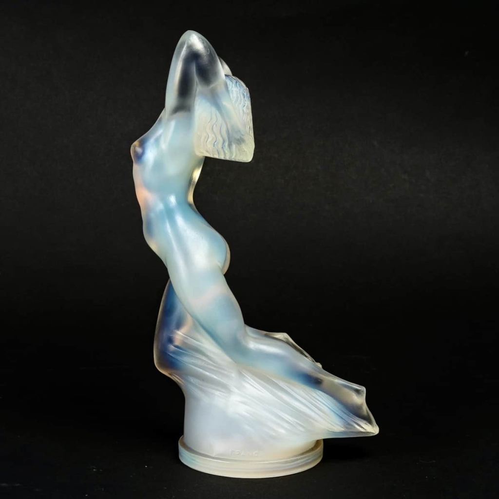 Mascotte "Vitesse" verre opalescent de René LALIQUE |||||||