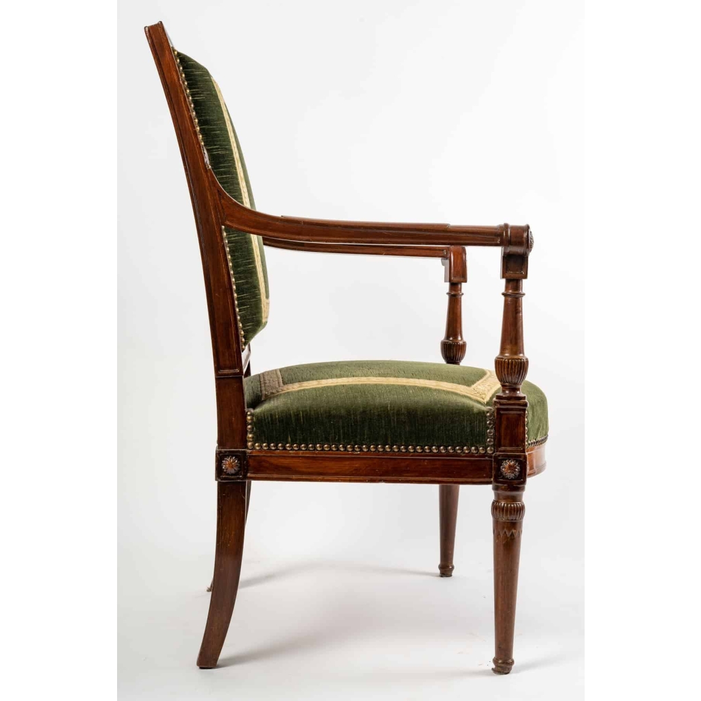 Paire de fauteuils du Château de St Cloud d'époque Directoire (1795-1799). Paire de fauteuils du Château de St Cloud d'époque Directoire (1795-1799).