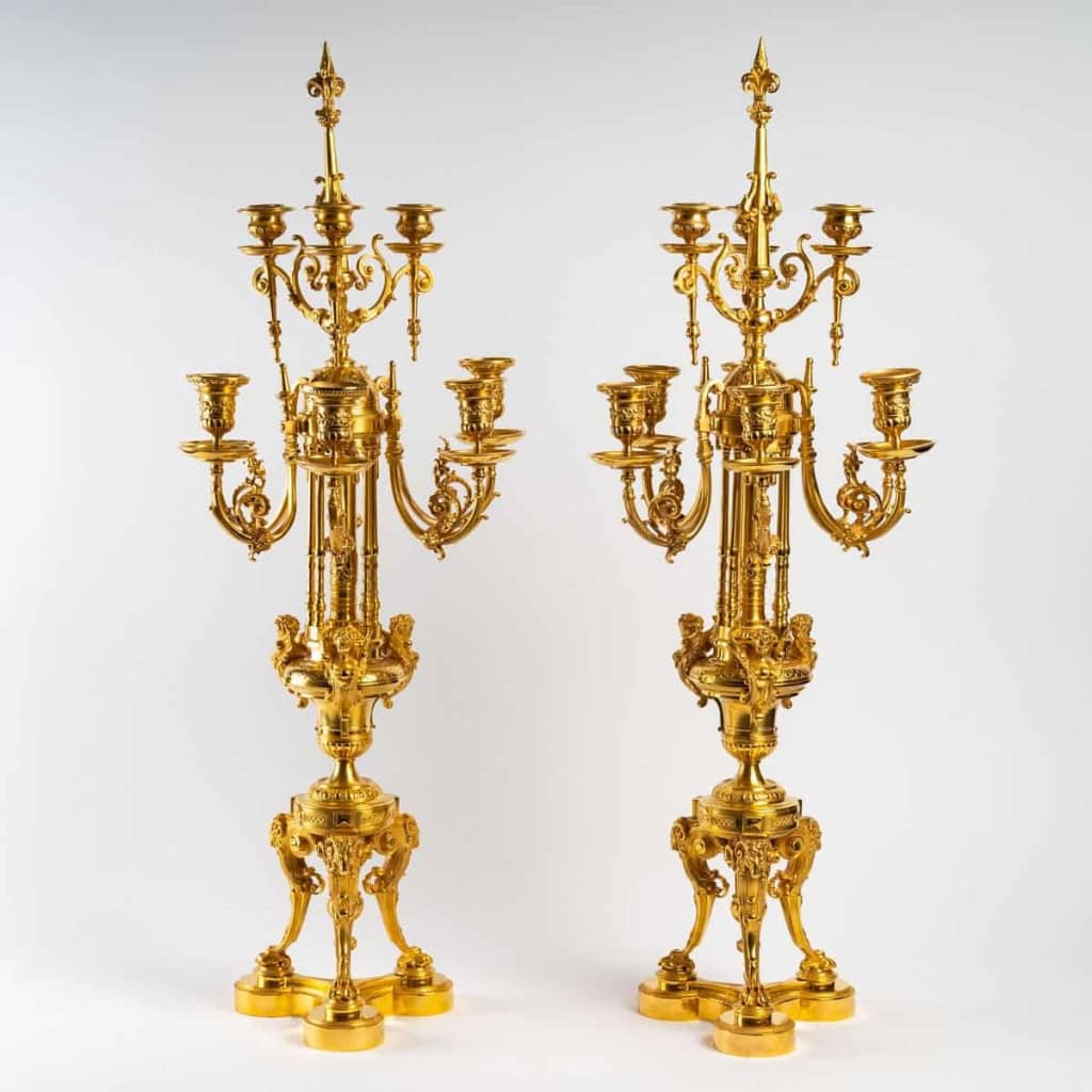 Paire de candélabres style Louis XVI, bronze doré. |||||||||