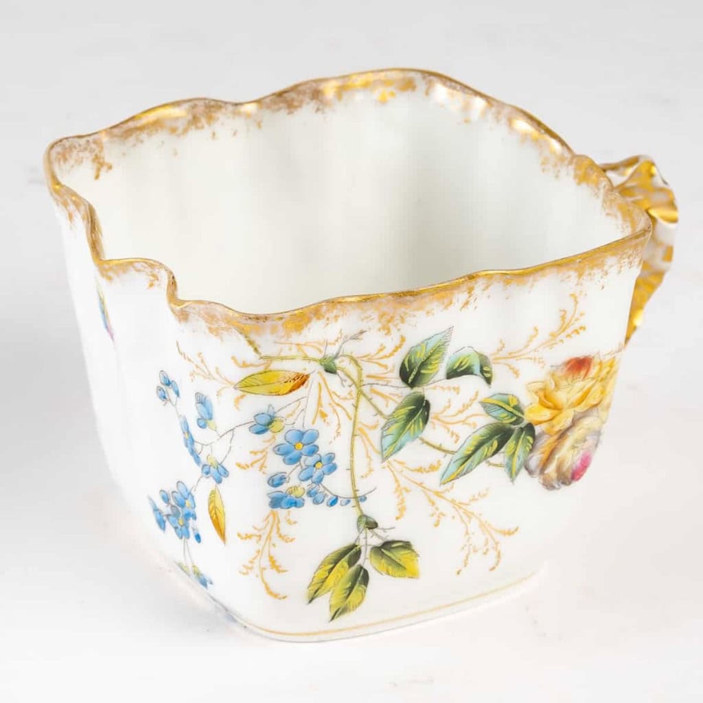 " Tartineur "fleuri en porcelaine de Paris, XIXème siècle " Tartineur "fleuri en porcelaine de Paris, XIXème siècle