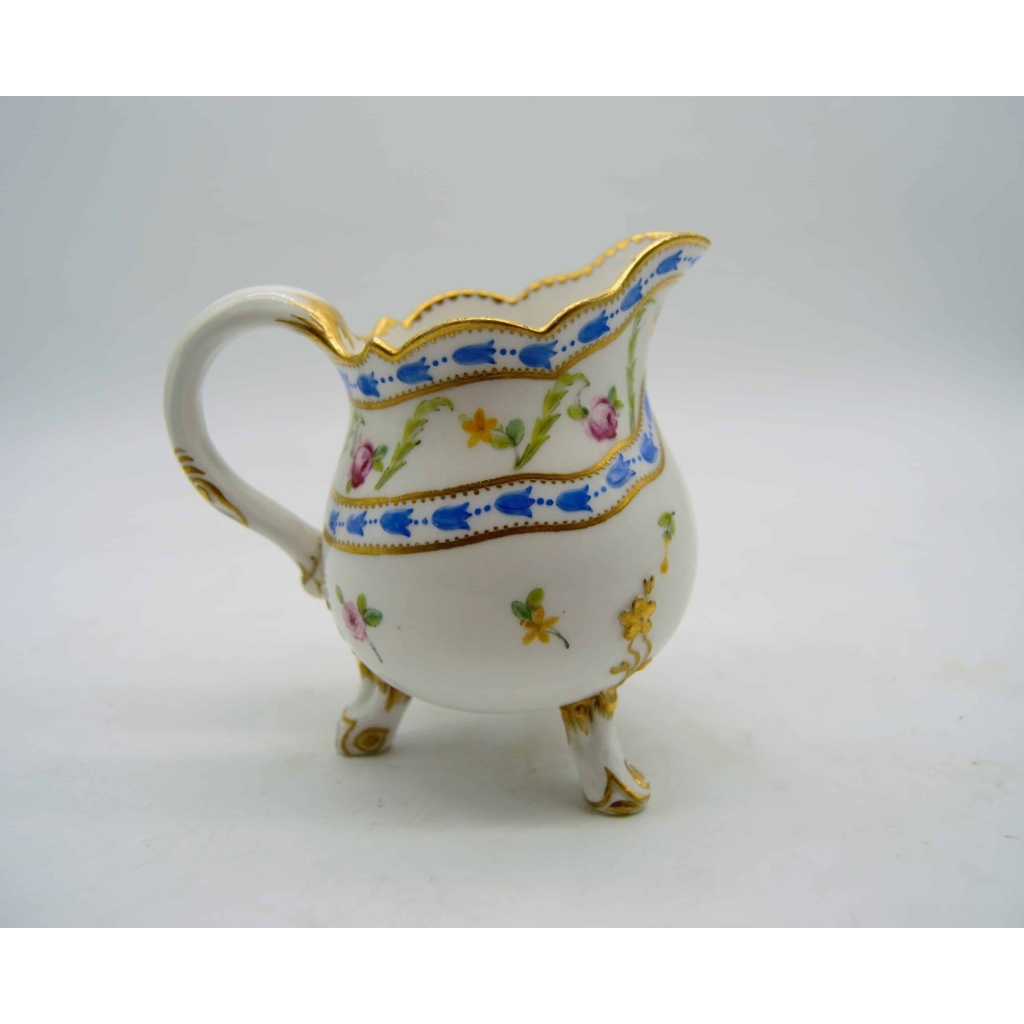 Verseuse En Porcelaine De Sevres XVIIIeme |||