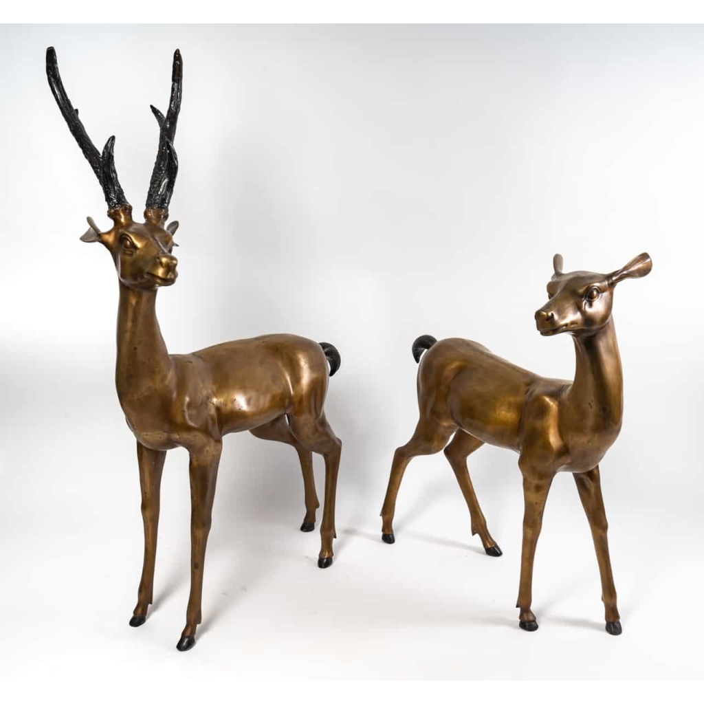 Un cerf et une biche en bronze |||||||||||||||||