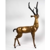 Un cerf et une biche en bronze Un cerf et une biche en bronze