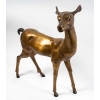 Un cerf et une biche en bronze Un cerf et une biche en bronze