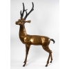 Un cerf et une biche en bronze Un cerf et une biche en bronze