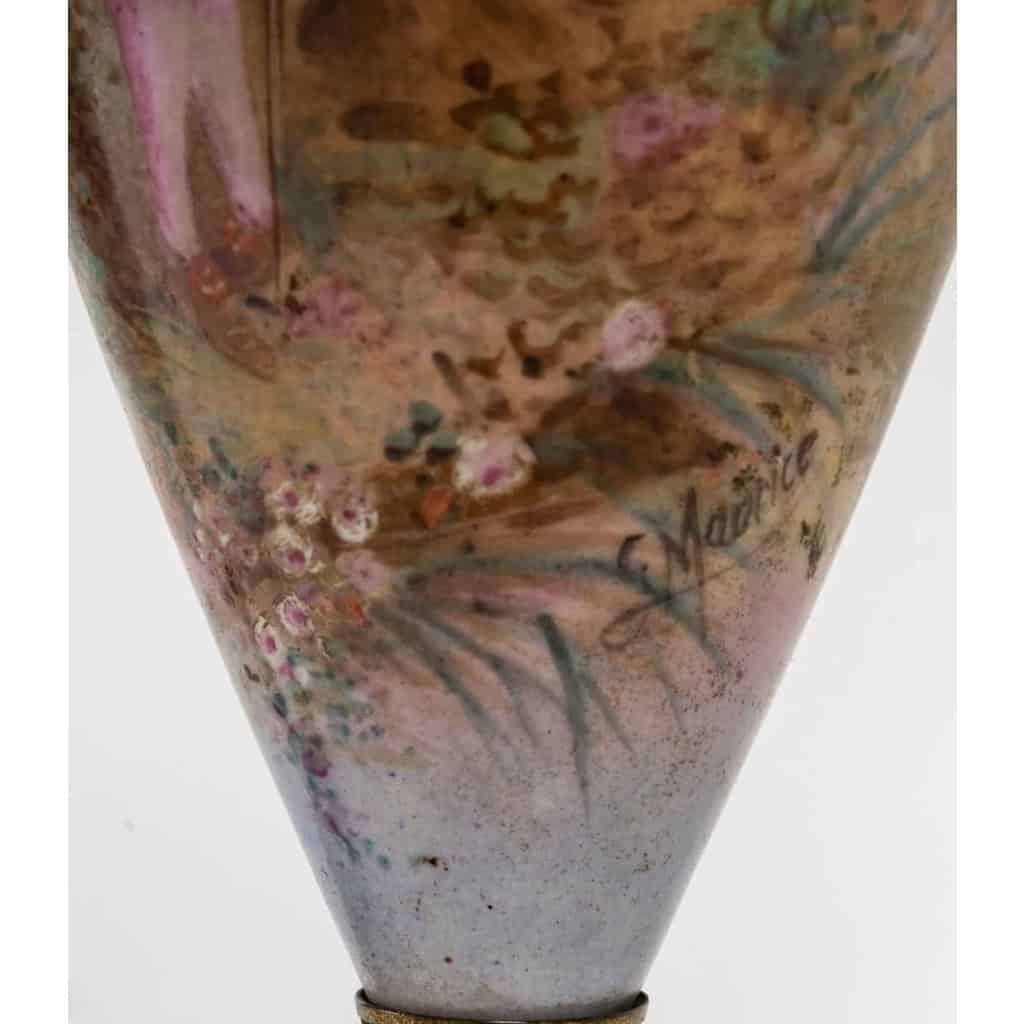 Paire de vases en porcelaine de Sèvres, XIXème siècle Paire de vases en porcelaine de Sèvres, XIXème siècle