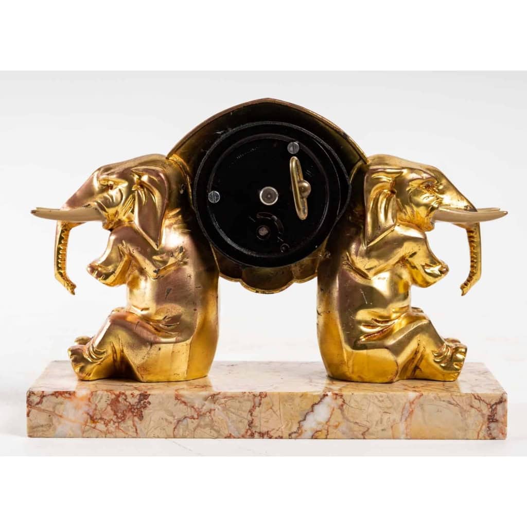 Pendulette de bureau aux éléphants, XXème siècle, Art Nouveau Pendulette de bureau aux éléphants, XXème siècle, Art Nouveau