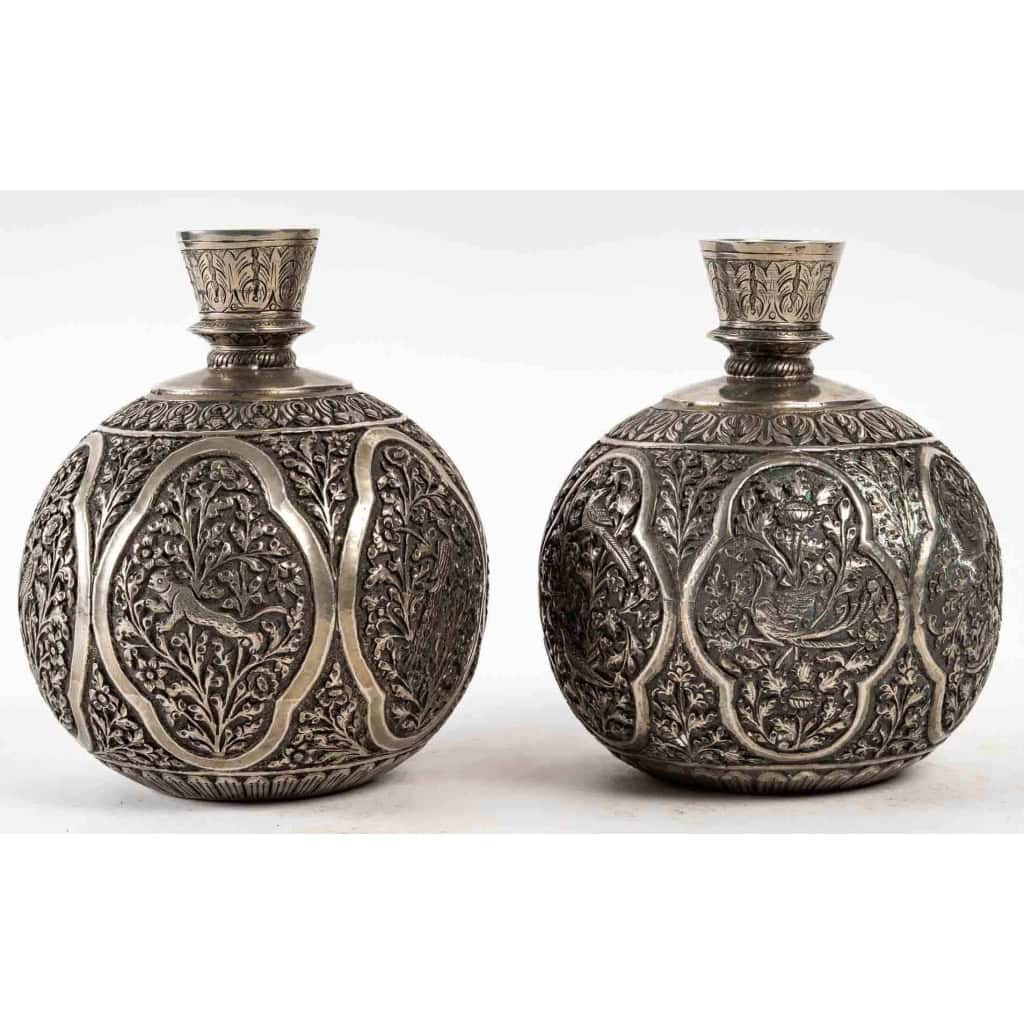 Paire de vases ronds en cuivre et argent, XIXème siècle Paire de vases ronds en cuivre et argent, XIXème siècle