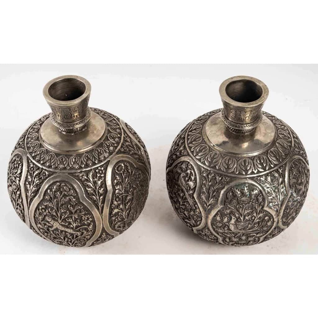 Paire de vases ronds en cuivre et argent, XIXème siècle Paire de vases ronds en cuivre et argent, XIXème siècle