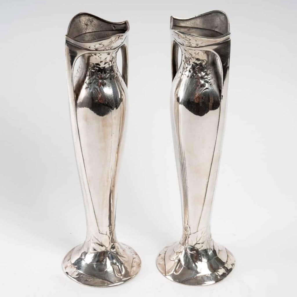 Paire de vases en métal argenté, 1900 ||||||||||