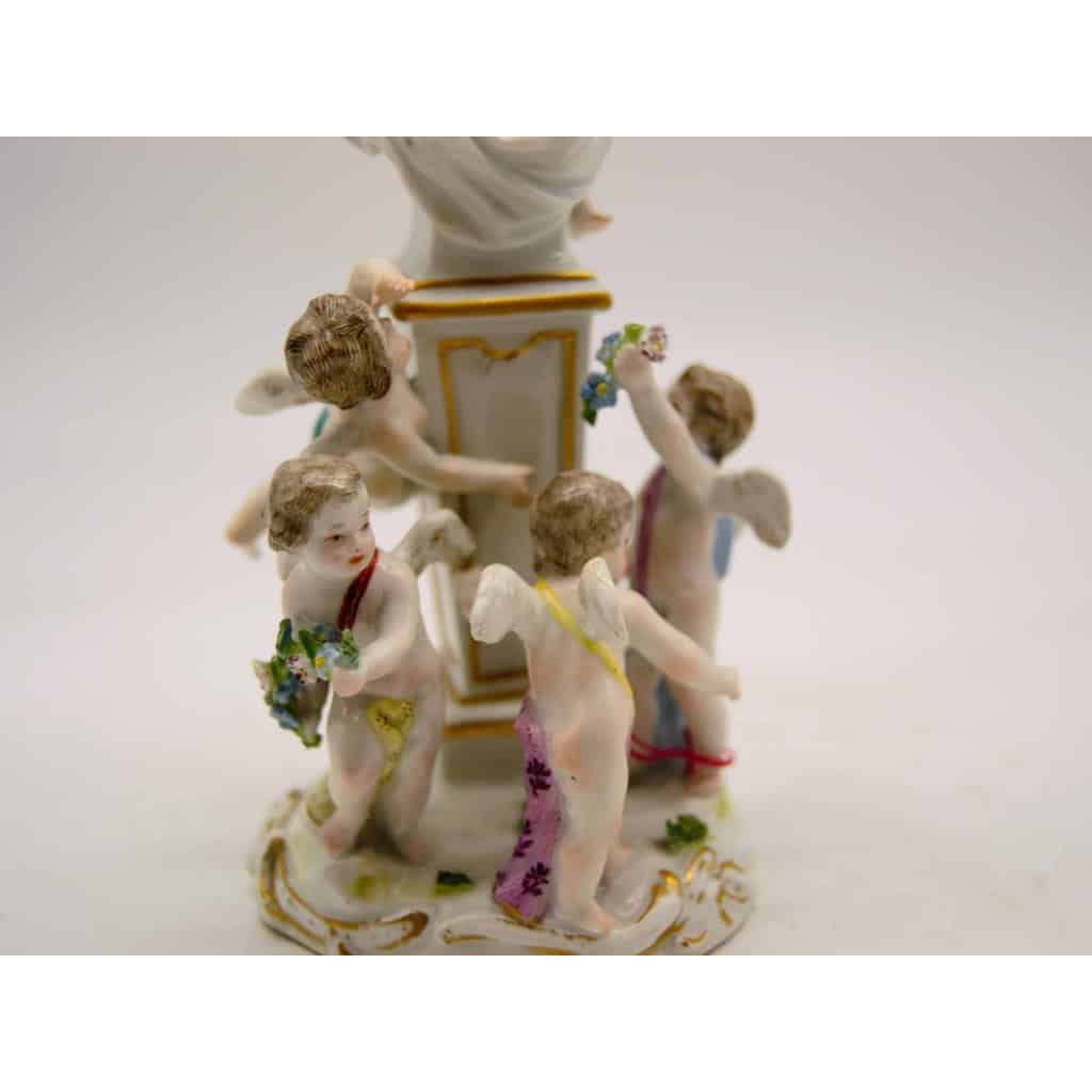 Sujet Porcelaine Meissen - Putti Et Buste De Femme - XVIIIème Sujet Porcelaine Meissen - Putti Et Buste De Femme - XVIIIème