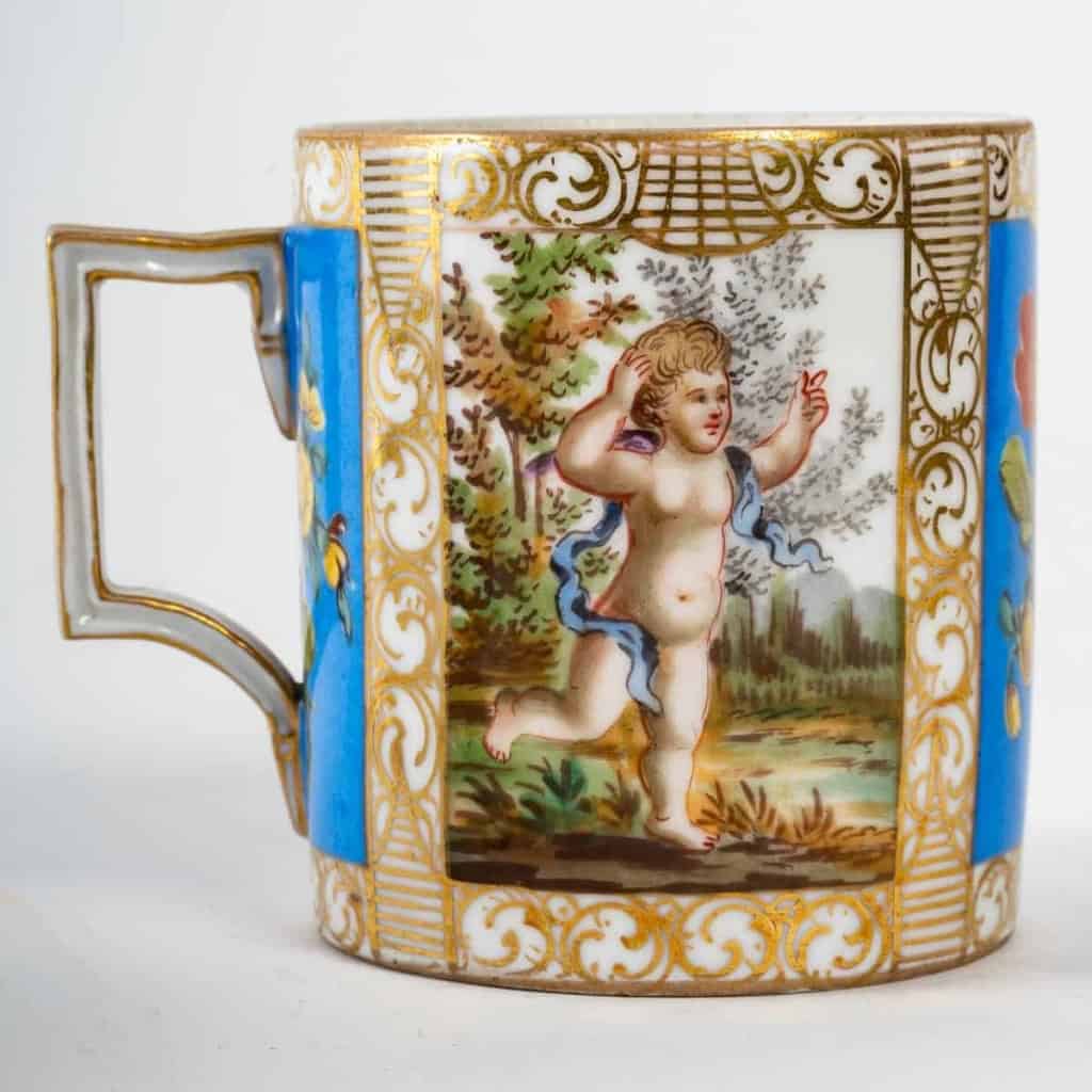 Grande tasse litron, Vienne XIXème siècle Grande tasse litron, Vienne XIXème siècle