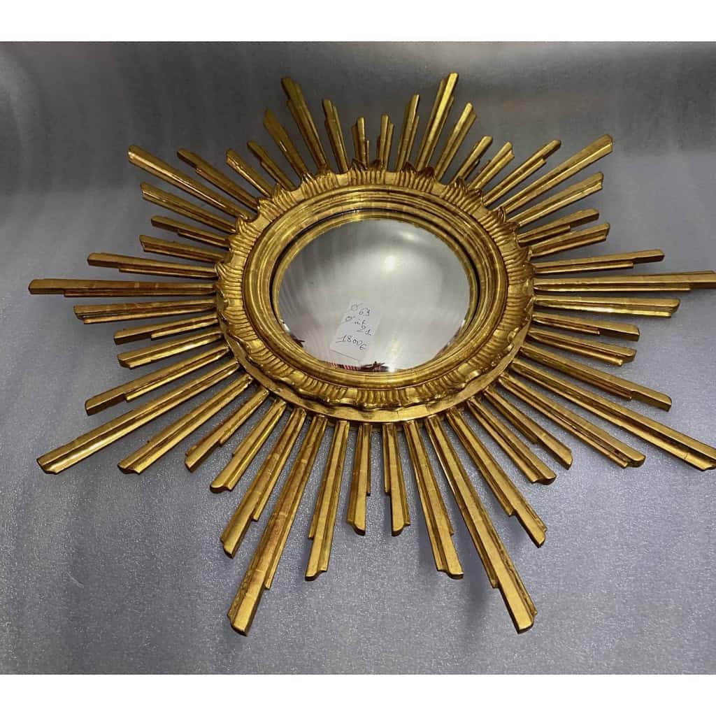 1950/70 ‘ Miroir soleil Convexe, Bois Doré – Diamètre 69 cm 1950/70 ‘ Miroir soleil Convexe, Bois Doré – Diamètre 69 cm