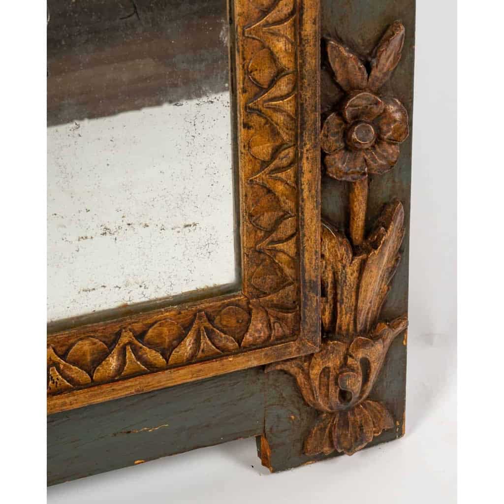 Important miroir en bois sculpté, doré et peint de style Louis XVI, fin XIXème siècle Important miroir en bois sculpté, doré et peint de style Louis XVI, fin XIXème siècle