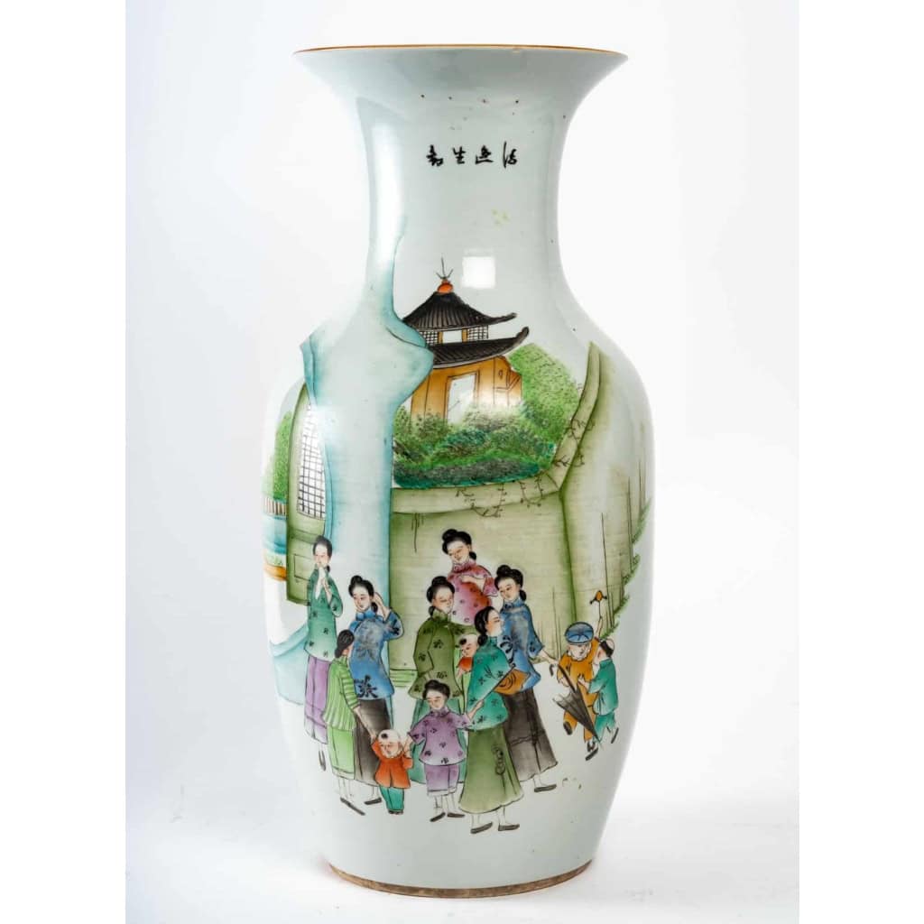 Vase en porcelaine de chine , période république (1912-1949) |||||||||