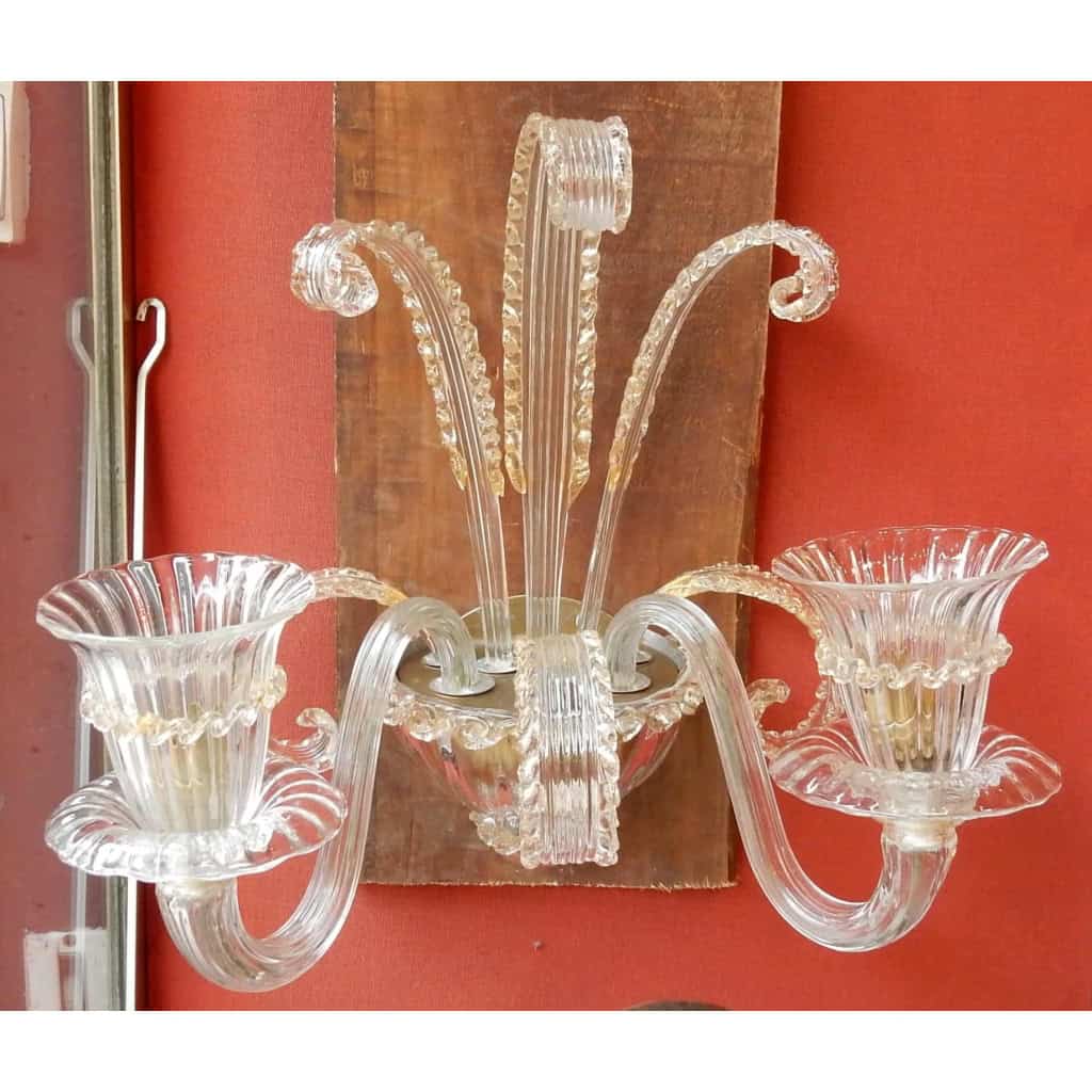 1950/70′ Paire d’Appliques à 2 Bras de Lumière en Cristal de Murano Avec Paillons d’Or Modèle Jet d’Eau Véronèse 33 H X 1950/70′ Paire d’Appliques à 2 Bras de Lumière en Cristal de Murano Avec Paillons d’Or Modèle Jet d’Eau Véronèse 33 H X