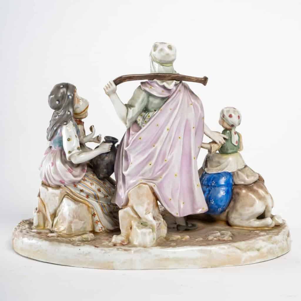 Groupe en porcelaine du XIXème siècle Groupe en porcelaine du XIXème siècle