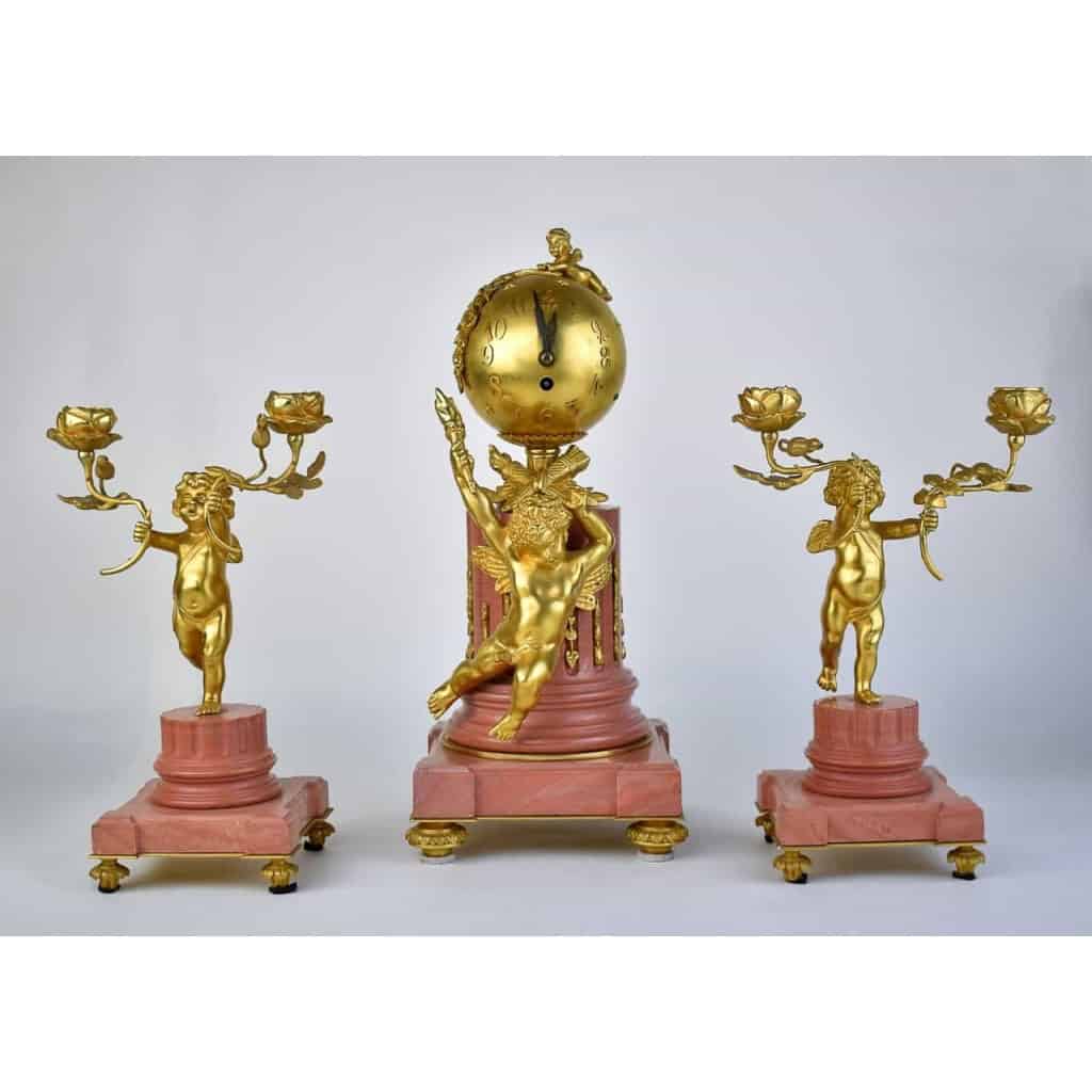 garniture de cheminée à l'amour victorieux, circa 1870 |||||||