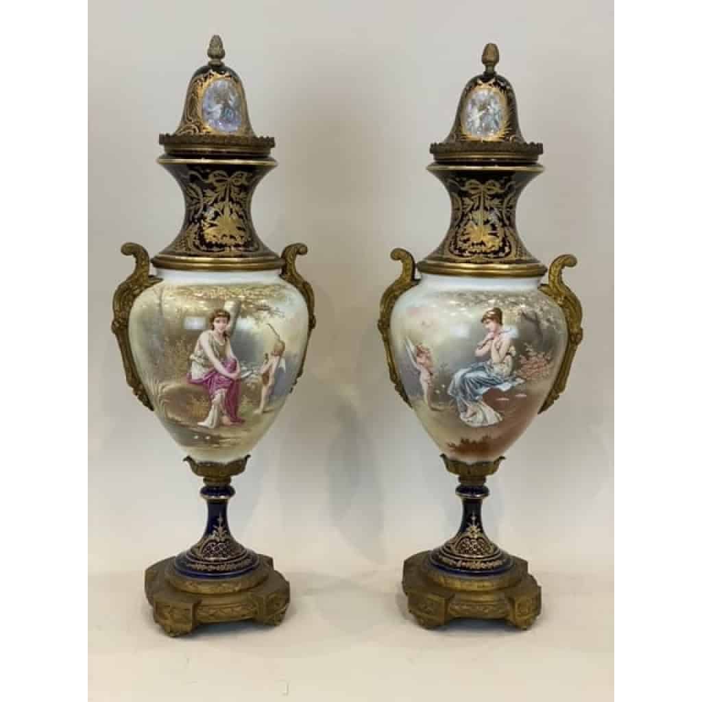 Paire de vases en porcelaine Sèvres, Circa 1880 |||||||