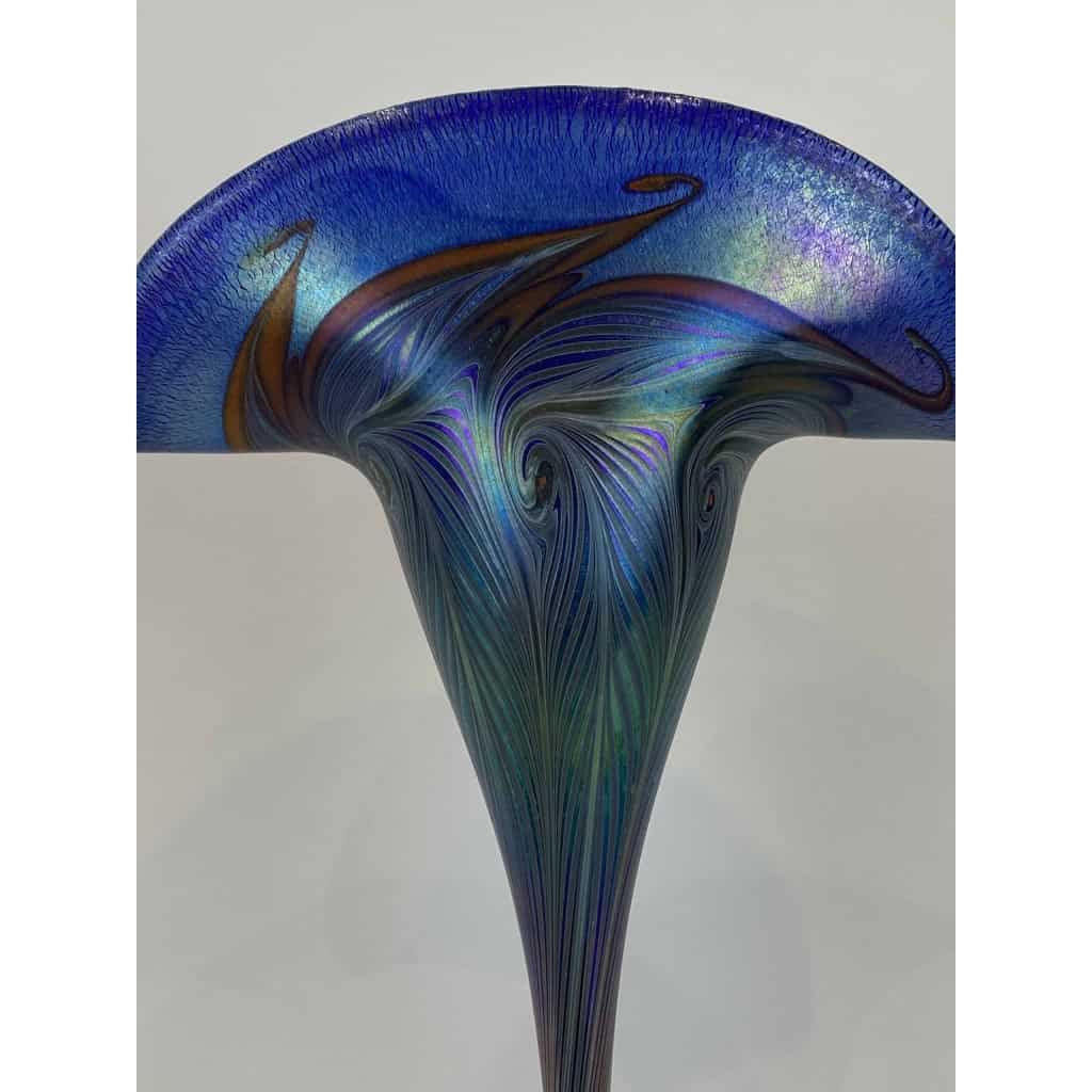 Vase en verre aurene bleu par Charles LOTTON, Circa 1935 Vase en verre aurene bleu par Charles LOTTON, Circa 1935