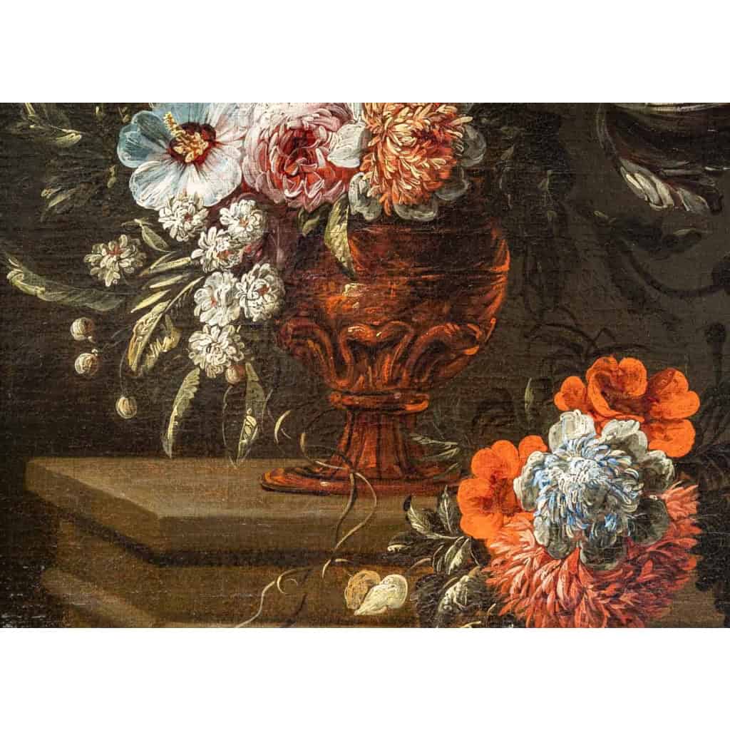 Vase de fleurs sur un entablement. École Italienne Du XVIII Siècle. Vase de fleurs sur un entablement. École Italienne Du XVIII Siècle.