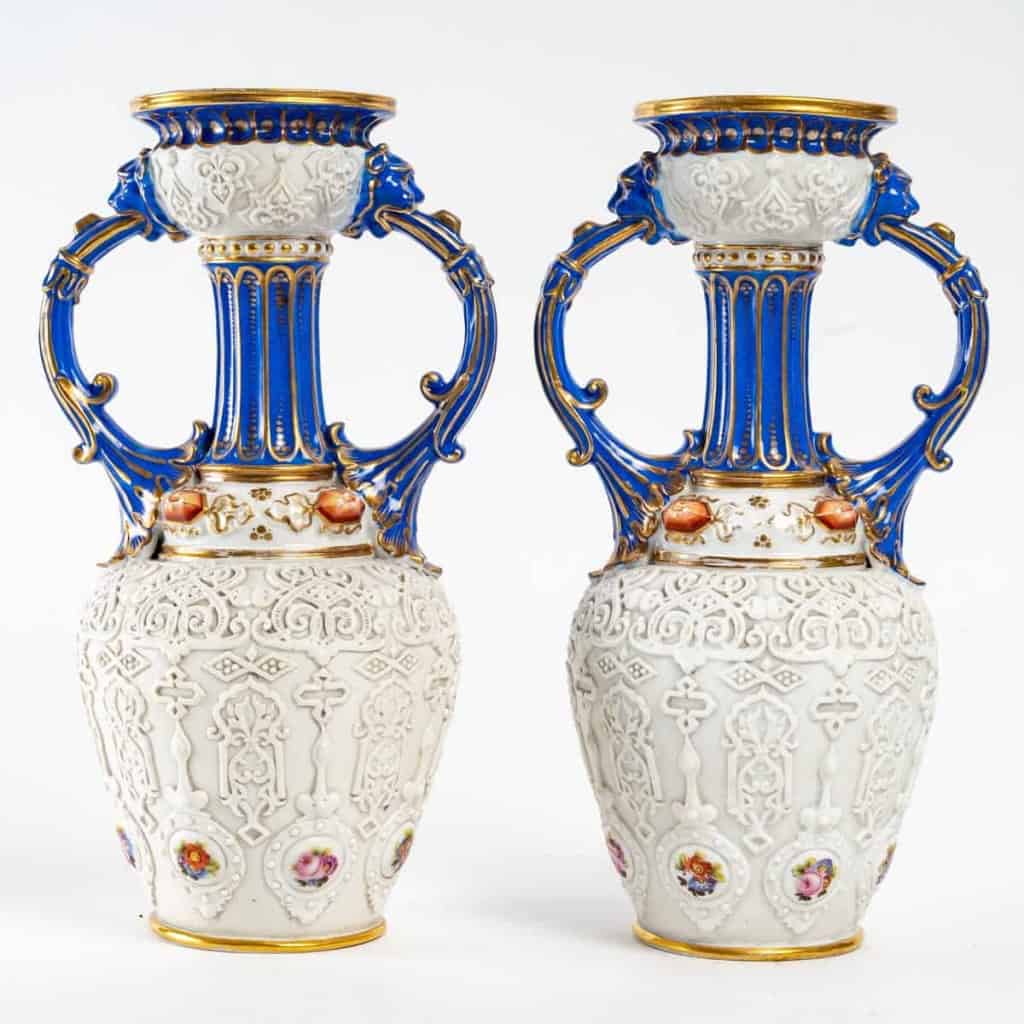 Paire de vases de Jacob Petit, XIXème siècle Paire de vases de Jacob Petit, XIXème siècle