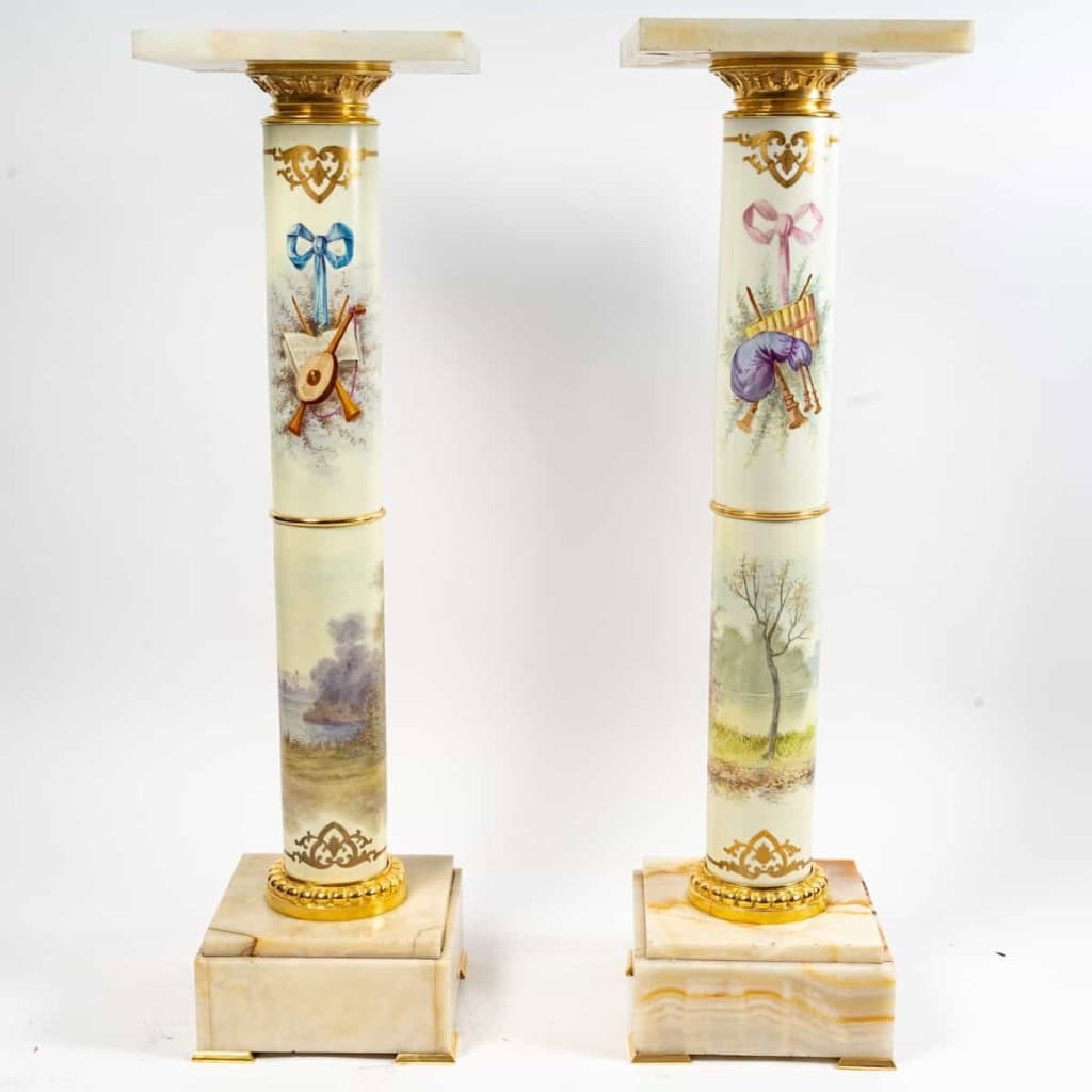 Exceptionnelle paire de Colonnes en Porcelaine style Sèvres, XIXème siècle Exceptionnelle paire de Colonnes en Porcelaine style Sèvres, XIXème siècle