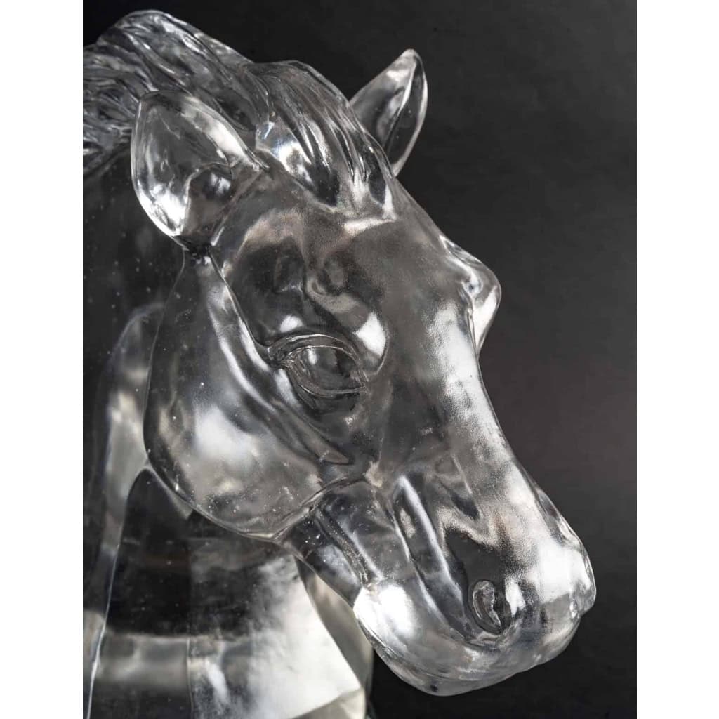 Paire de bustes chevaux Baccarat en cristal Paire de bustes chevaux Baccarat en cristal