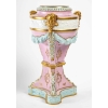 Vase en porcelaine, fin XIXème siècle ou début XXème siècle Vase en porcelaine, fin XIXème siècle ou début XXème siècle