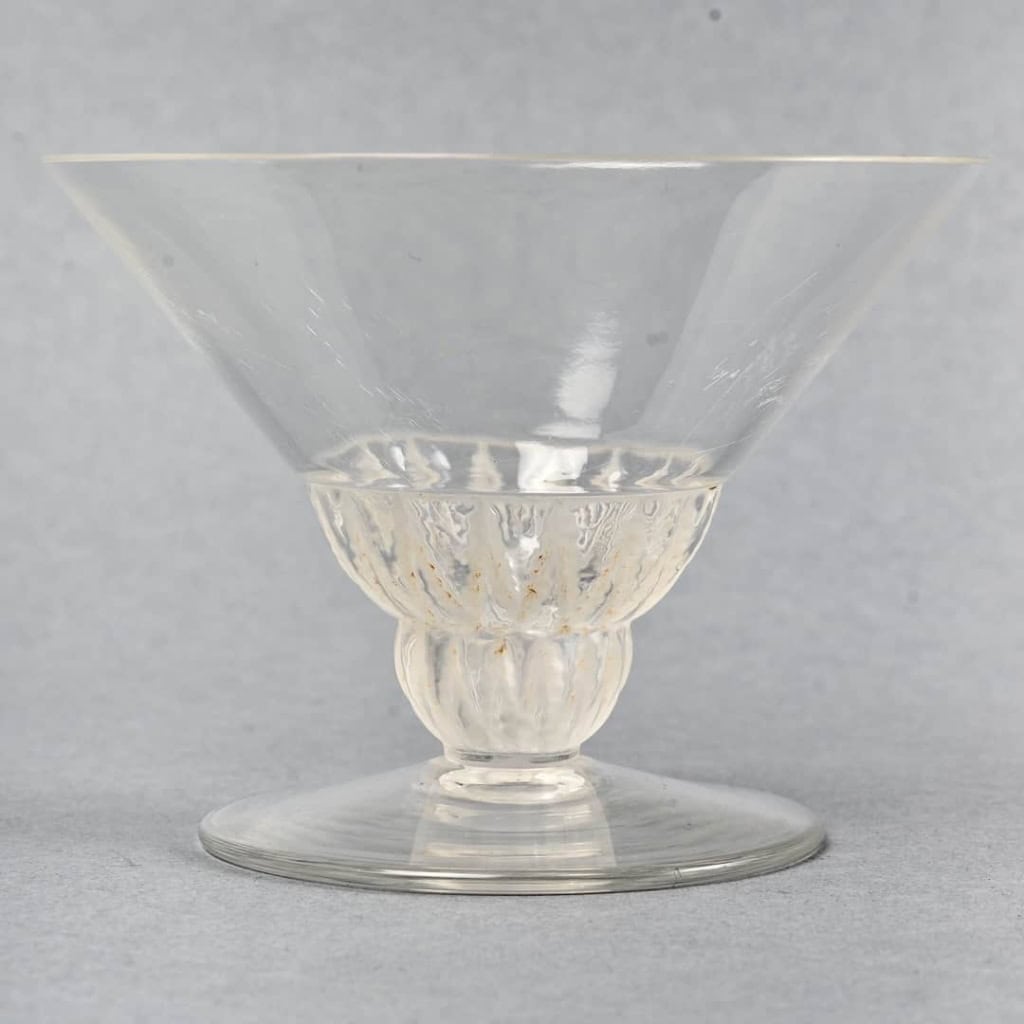 Service "Champigny" verre blanc de René LALIQUE - 37 pièces Service "Champigny" verre blanc de René LALIQUE - 37 pièces