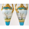 Paire de Vases en Porcelaine de Sèvres bleu, XIXème siècle Paire de Vases en Porcelaine de Sèvres bleu, XIXème siècle