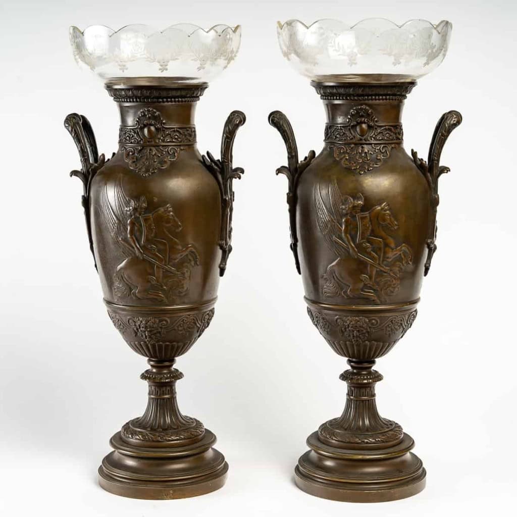 Paire de vases en bronze patiné et intérieur cristal , XIXème siècle Paire de vases en bronze patiné et intérieur cristal , XIXème siècle