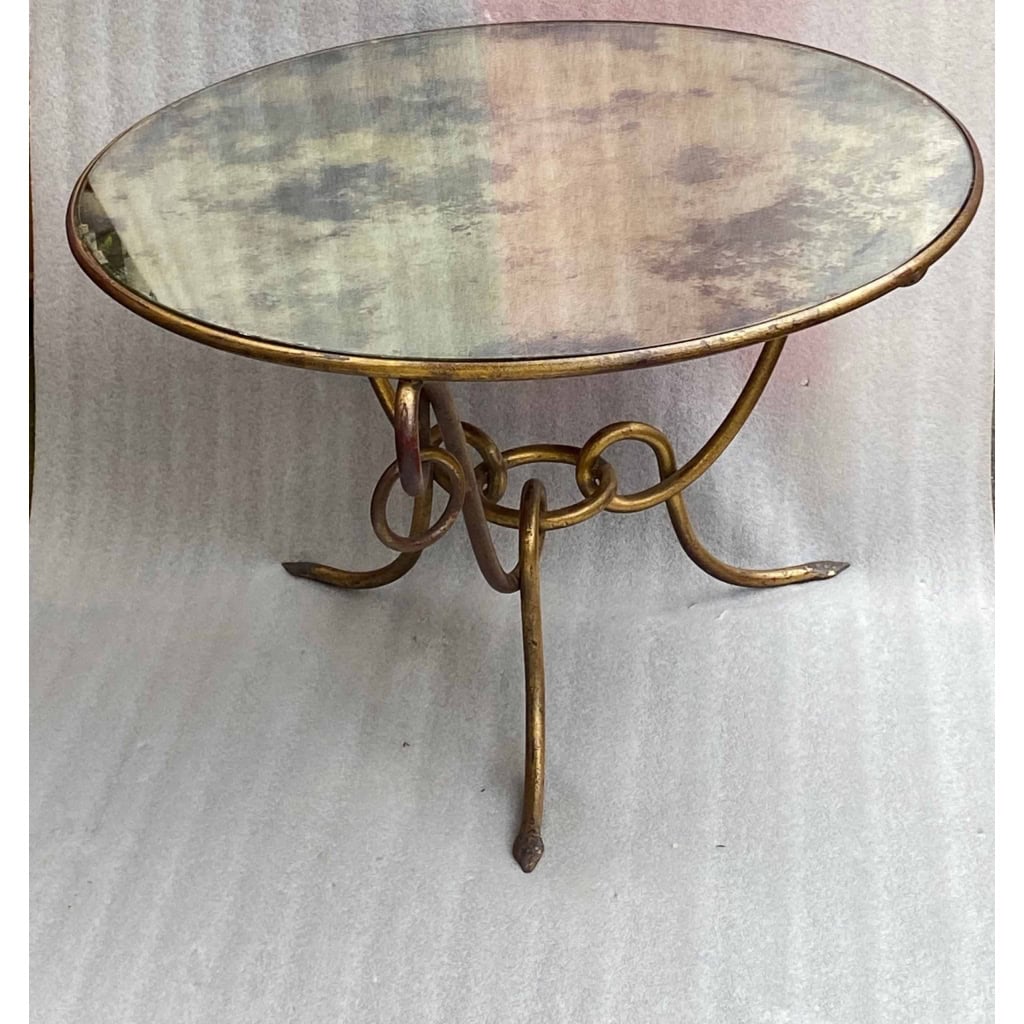 1940′ Table Basse Fer Battu Doré ,Entrelacs /René Drouet Diamètre: 90 Hauteur: 53 cm Ou René Prou/ Maison Franck Anvers 1940′ Table Basse Fer Battu Doré ,Entrelacs /René Drouet Diamètre: 90 Hauteur: 53 cm Ou René Prou/ Maison Franck Anvers