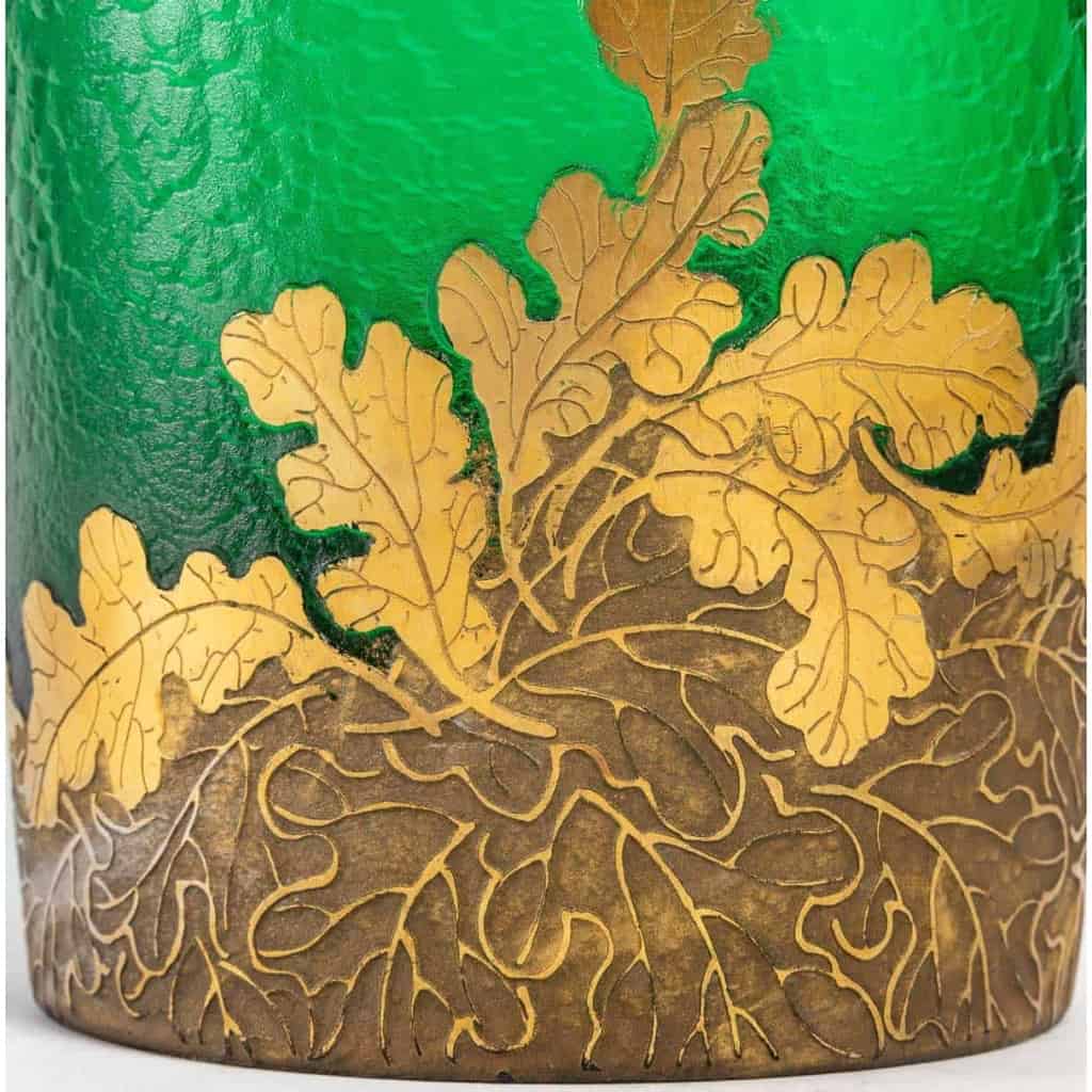 Vase rouleau Art nouveau, Legras, collection Montjoye série Vert Impérial ou Vert Nil, circa 1900. Vase rouleau Art nouveau, Legras, collection Montjoye série Vert Impérial ou Vert Nil, circa 1900.