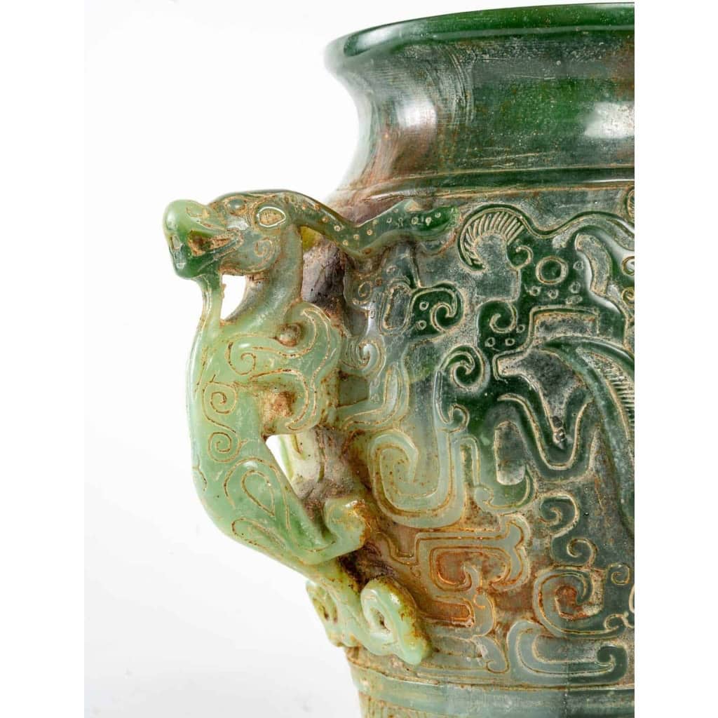 Vase en Jade, XXème siècle Vase en Jade, XXème siècle