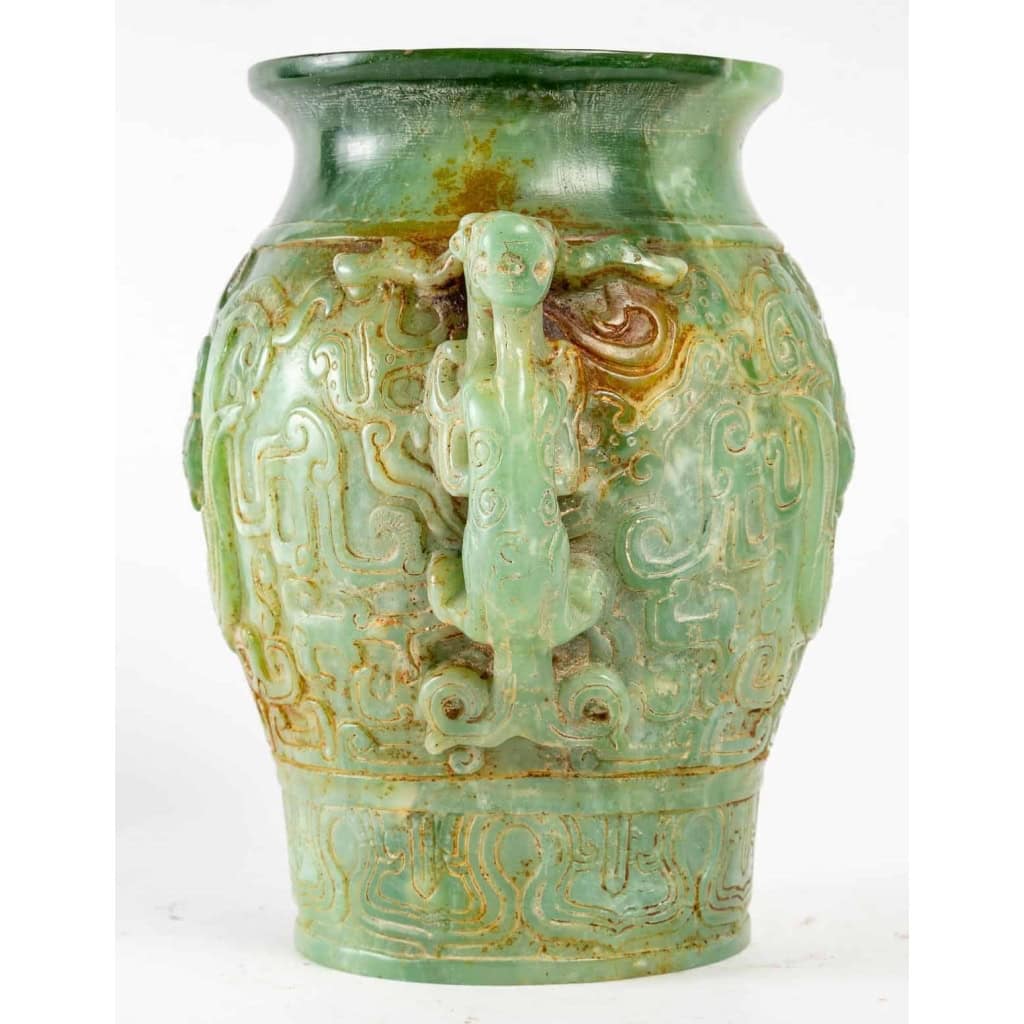 Vase en Jade, XXème siècle Vase en Jade, XXème siècle