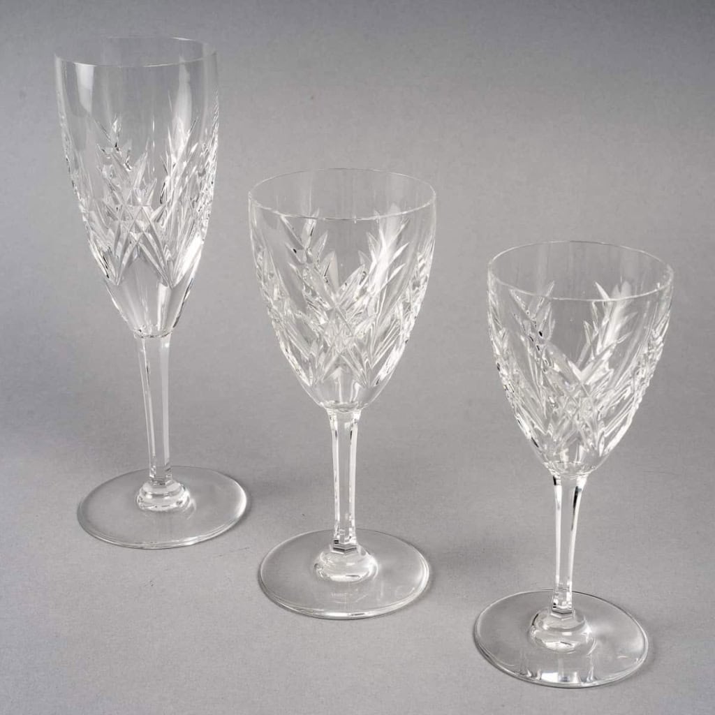 Service de verres "Auvergne" cristal taillé de BACCARAT - 36 pièces Service de verres "Auvergne" cristal taillé de BACCARAT - 36 pièces