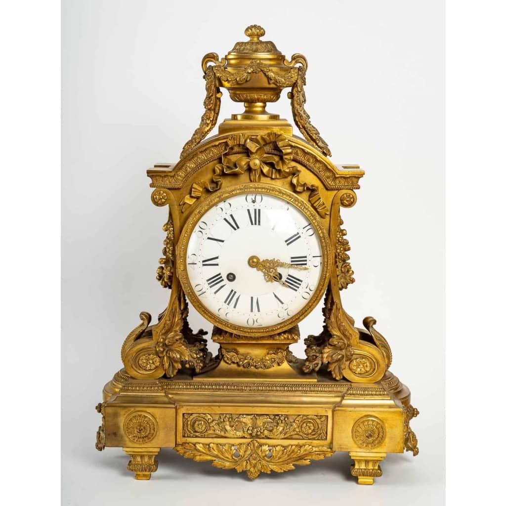 Pendule de style Louis XVI, XIXème siècle ||||||||||