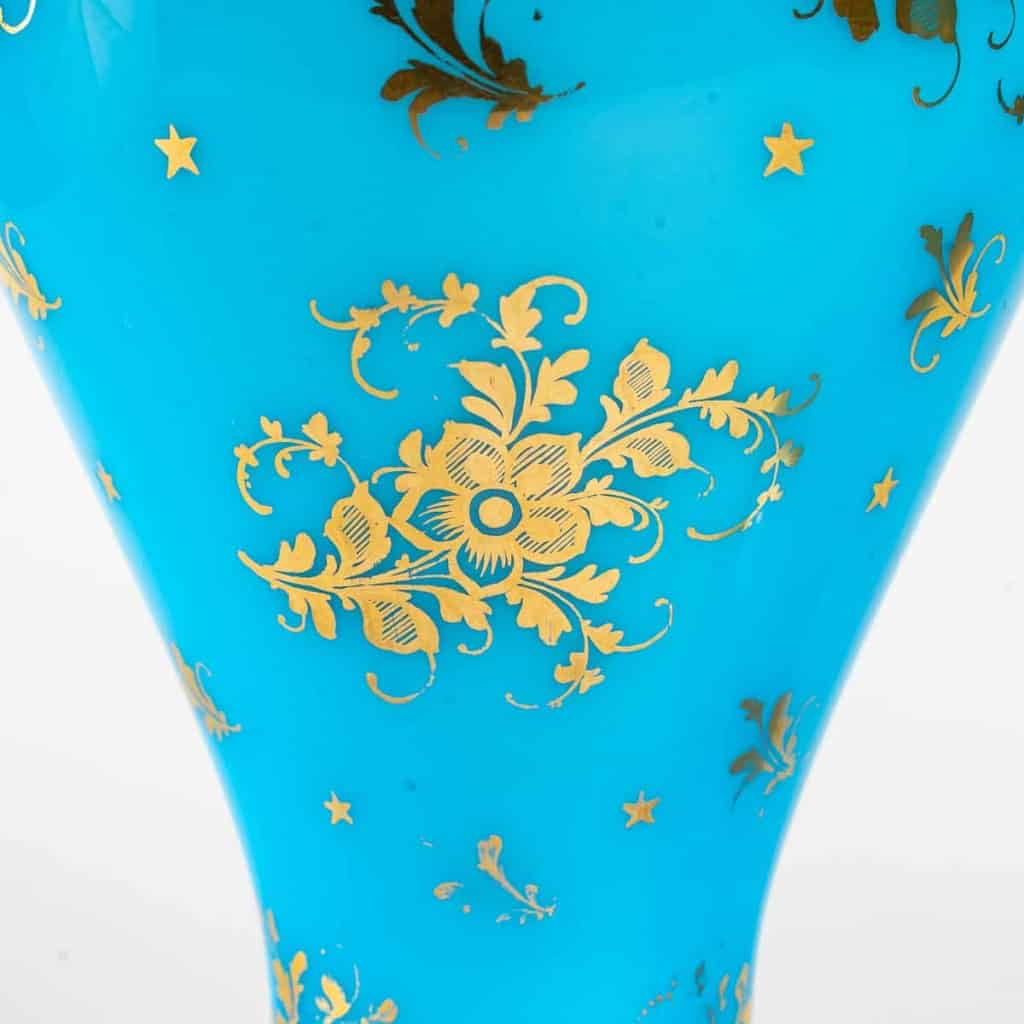 Paire de vases en opaline, XIXème siècle, Napoléon III Paire de vases en opaline, XIXème siècle, Napoléon III