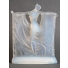 René Lalique (1860-1945): "Suzanne" statuette en verre opalescent René Lalique (1860-1945): "Suzanne" statuette en verre opalescent