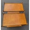 1970′ Paire D’Etageres En Bronze Avec Galeries Maison Bagués Et 2 Plateaux Gainés De Cuir Fauve 1970′ Paire D’Etageres En Bronze Avec Galeries Maison Bagués Et 2 Plateaux Gainés De Cuir Fauve